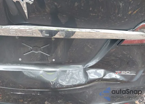 2016 Tesla Model X 60D/P100D/P90D z USA, uszkodzony, nr VIN 5YJXCAE43GF001193